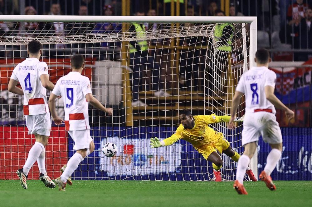 主优化词：塞维利亚客场几百强敌，表现出色